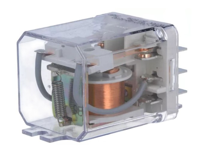 Elektromagnetické relé 230V AC s 2 spínacími kontakty 16A RUC-2022-4A-5230 RELPOL