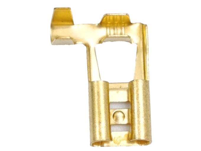 Úhlový FASTON konektor 6,3 × 0,8 mm s dutinkou 1–1,5 mm²