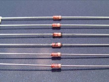 Zenerova dioda 2,4V 0,5W DO35 BZX55C2V4