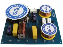 Třípásmová výhybka SAL HV328 8Ω 200W s přepínáním úrovní výstupu