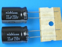 Elektrolytický kondenzátor 33uF 250V 85°C Nichicon VR