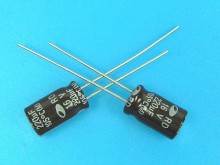 Elektrolytický kondenzátor 220uF 16V 105°C Samwha RD