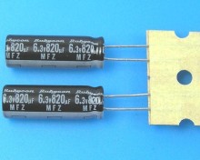 Elektrolytický kondenzátor 820uF 6,3V 105°C s nízkým ESR a vysokým ripp. proudem