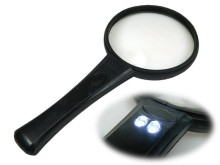 Ruční lupa s LED osvětlením a dvojím zvětšením