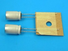 Elektrolytický polymerový kondenzátor 68uF 10V 105°C s nízkým ESR a vysokým riplem