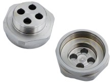 Příruba topného článku olejového radiátoru s otvory 4 x 8,9 mm a závitem G5/4