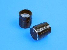 Černý hliníkový knoflík na potenciometr 14 mm s oskou 6 mm a ukazatelem